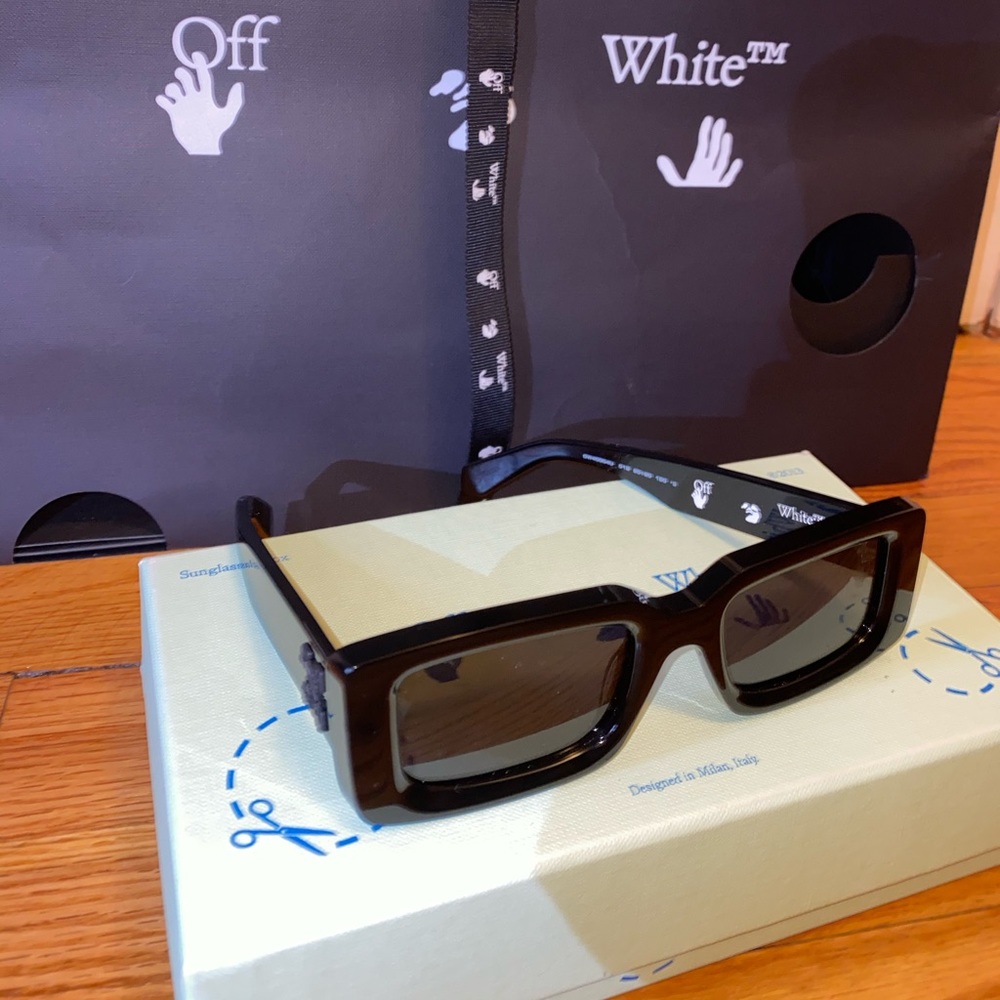 SOLD OFF-WHITE Arthur rectangular-frame sunglasses
